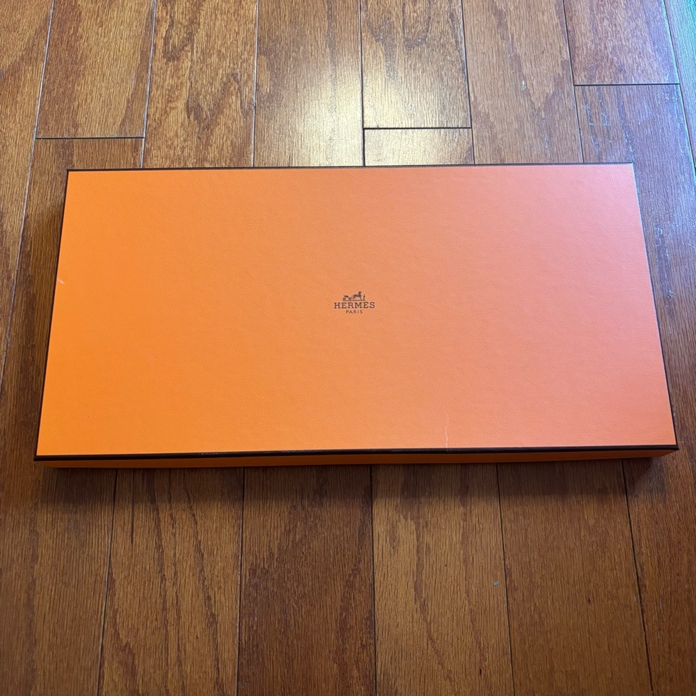 Hermes box with tissue paper